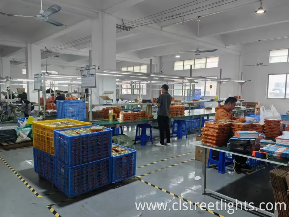 All in One Solar LED Flood Lamp IP66 Waterproof Outdoor Solar LED Flood Light with SMD High Brightness 40W 60W 100W 200W 300W 400W